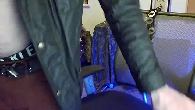 MasterDaddyCool online show from October 4, 4:06 am