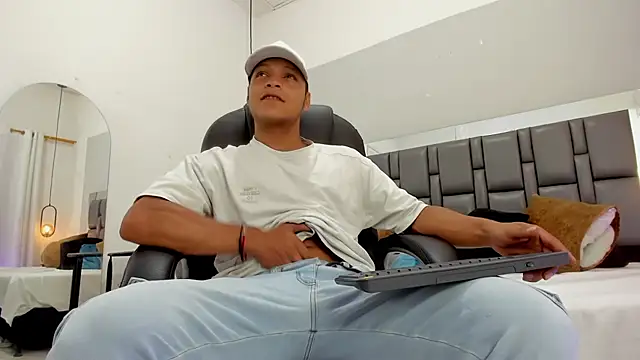 Ricky Owens1 online show from December 1, 8:56 pm