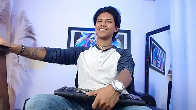 Snapshot of dreyk20 chatting on September 10, 2:16 pm dreyk20 online show from September 10, 2:16 pm