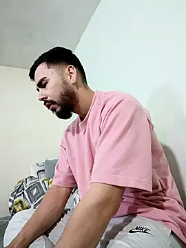 Snapshot of Maximiliano444 chatting on October 14, 2:07 am Maximiliano444 online show from October 14, 2:07 am