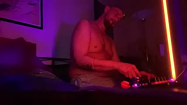 DjDiCKmannOnE online show from February 21, 8:26 am