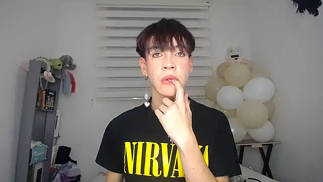 Snapshot of lucky_stricke chatting on October 20, 3:43 am lucky stricke online show from October 20, 3:43 am