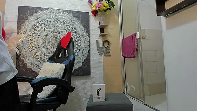 nextboywell1 online show from February 15, 8:17 pm