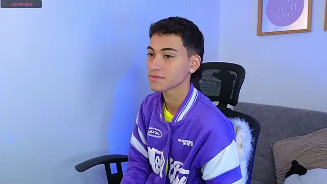 yulian vasquez online show from September 24, 12:47 pm