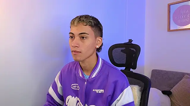 yulian vasquez online show from October 6, 12:32 pm