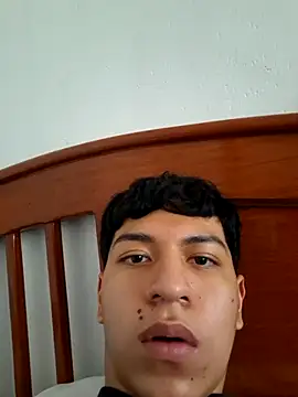 Alexxxooo01 online show from February 23, 7:37 pm