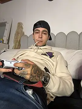 samm4044 online show from March 4, 1:01 am