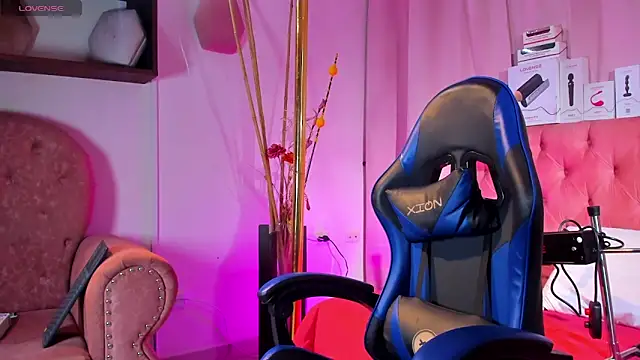  taylor black online show from April 6, 9:37 pm