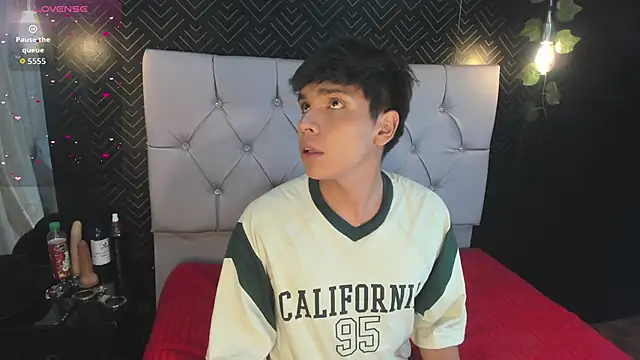 Thiago Kozak online show from November 11, 1:54 am