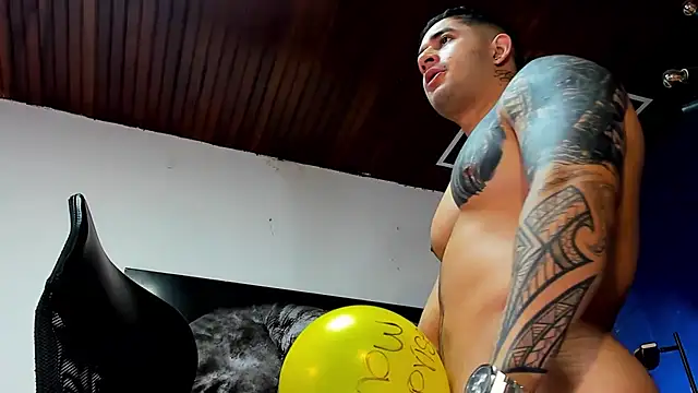 king falconer online show from November 19, 2:00 am