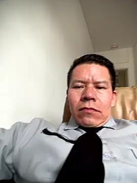 Manu0586 online show from December 1, 9:40 pm