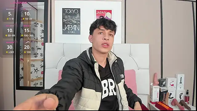 Axel  Evans online show from September 9, 1:43 pm