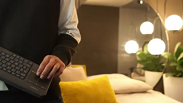 Ethan occonor online show from October 3, 12:32 pm