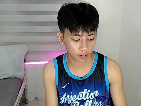 ynotyu online show from October 4, 3:28 pm