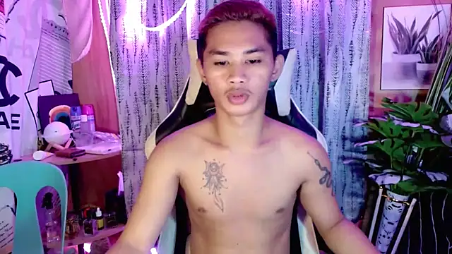 asianhardcock25 online show from October 19, 11:35 am