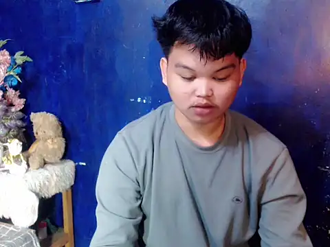 Reynelcock online show from April 19, 5:56 pm