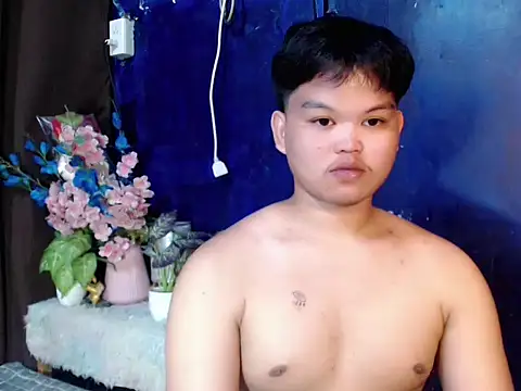 Reynelcock online show from April 15, 5:46 pm