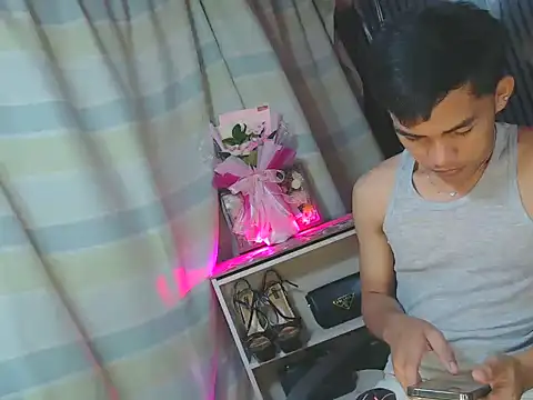 urhot chany online show from April 21, 4:57 pm