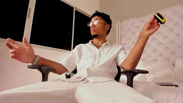 Thiagoferreti online show from October 22, 7:38 pm