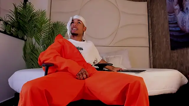 Thiagoferreti online show from October 30, 7:37 pm