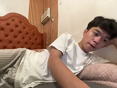 ur little secret online show from February 10, 7:24 am