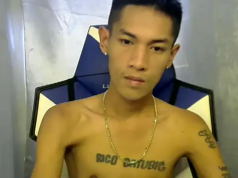 Snapshot of riks_tyler chatting on September 11, 2:54 am riks tyler online show from September 11, 2:54 am