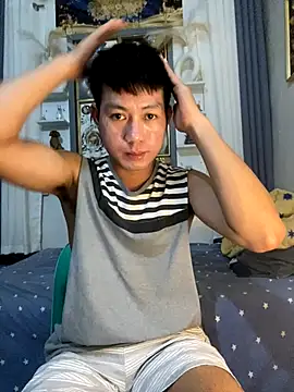 Snapshot of xshyboyx chatting on October 18, 12:21 pm xshyboyx online show from October 18, 12:21 pm