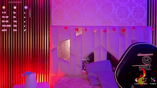 LIHIAN TAY online show from April 10, 12:23 pm