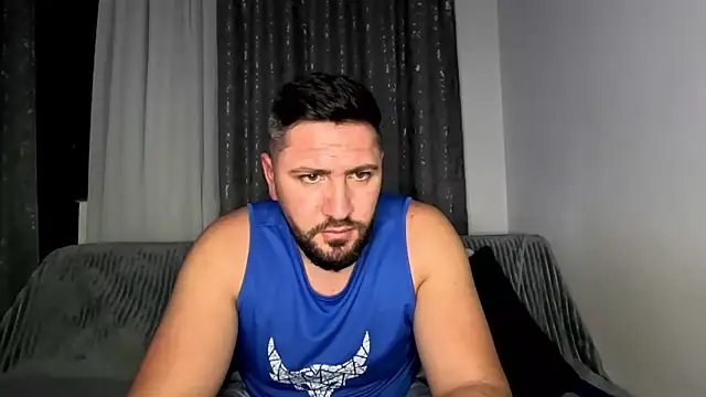 Gold Alpha Boy online show from November 4, 5:25 pm