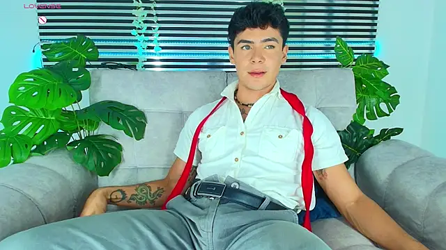 CamiiGuzmanX online show from April 11, 6:53 am