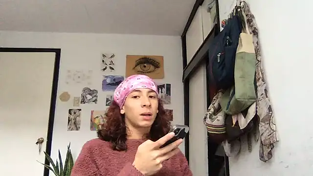 camille delrey online show from April 6, 5:14 pm