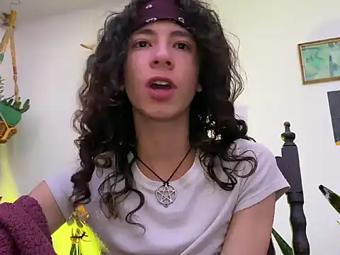 camille delrey online show from November 11, 1:32 am