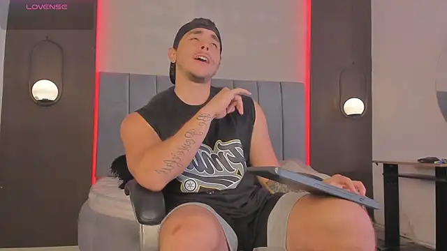 Liam walk  online show from March 18, 9:07 pm