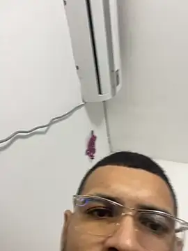 vincentjaxon online show from February 10, 11:15 am