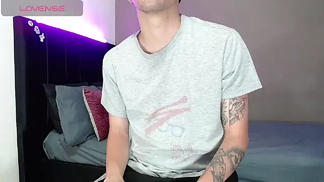 Matteo12  online show from February 22, 3:41 am