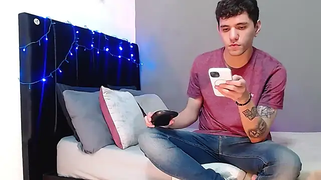 Matteo12  online show from December 16, 5:03 am