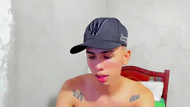 Snapshot of Damien_444 chatting on October 1, 12:31 pm Damien 444 online show from October 1, 12:31 pm