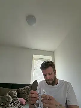 jarda94cz online show from April 7, 11:32 am