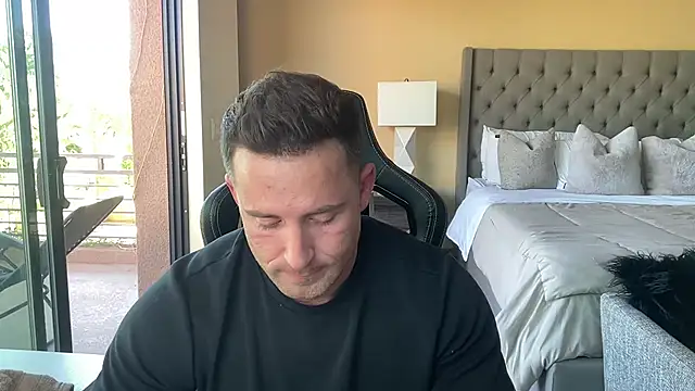 brettmycles28 online show from October 2, 9:52 pm
