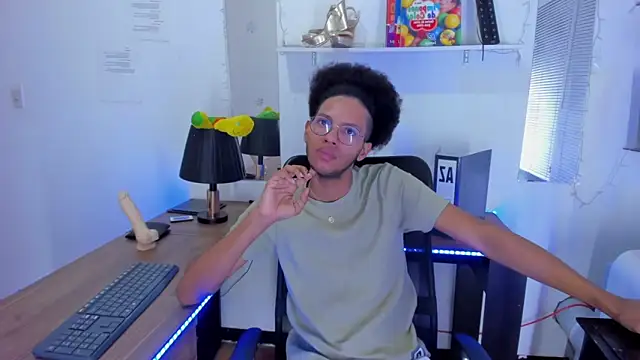 DEAMOL online show from November 18, 6:44 pm