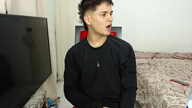 Alex mojica online show from October 31, 6:39 am