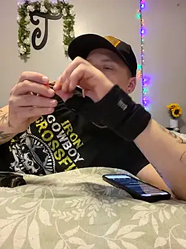 Snapshot of matty244 chatting on October 7, 3:21 am matty244 online show from October 7, 3:21 am