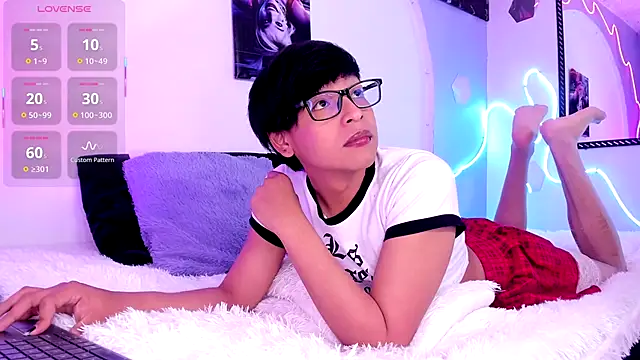 Snapshot of Dannyhot_ chatting on September 22, 8:52 pm Dannyhot online show from September 22, 8:52 pm