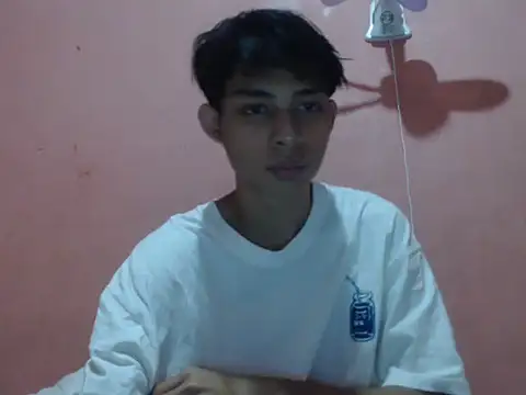 Snapshot of Kyoshi_19 chatting on October 25, 6:37 am Kyoshi 19 online show from October 25, 6:37 am