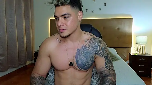 Steven Velez online show from September 28, 3:15 am