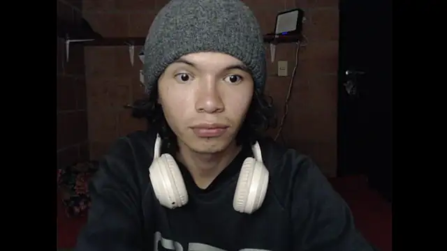 Xoxo Smiles online show from September 21, 5:18 am