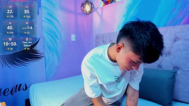 MaxiWildd online show from March 27, 1:45 pm