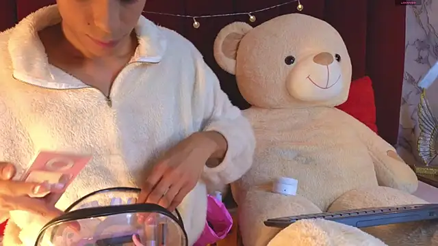 PrincePoppy online show from October 16, 8:39 pm