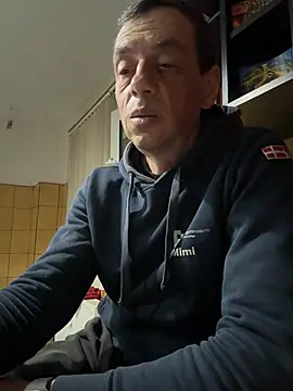 adiluci1 online show from April 12, 2:15 am