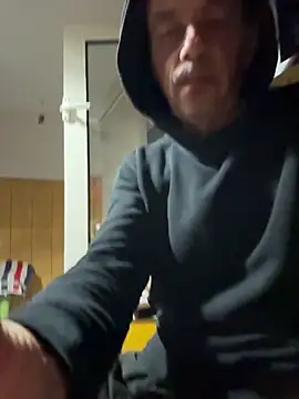 adiluci1 online show from March 28, 2:56 am